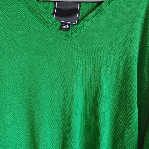 Sweater - Picture 2 of 4